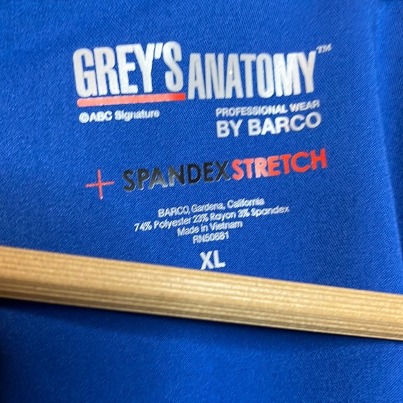 Grey’s Anatomy scrub - Picture 2 of 6